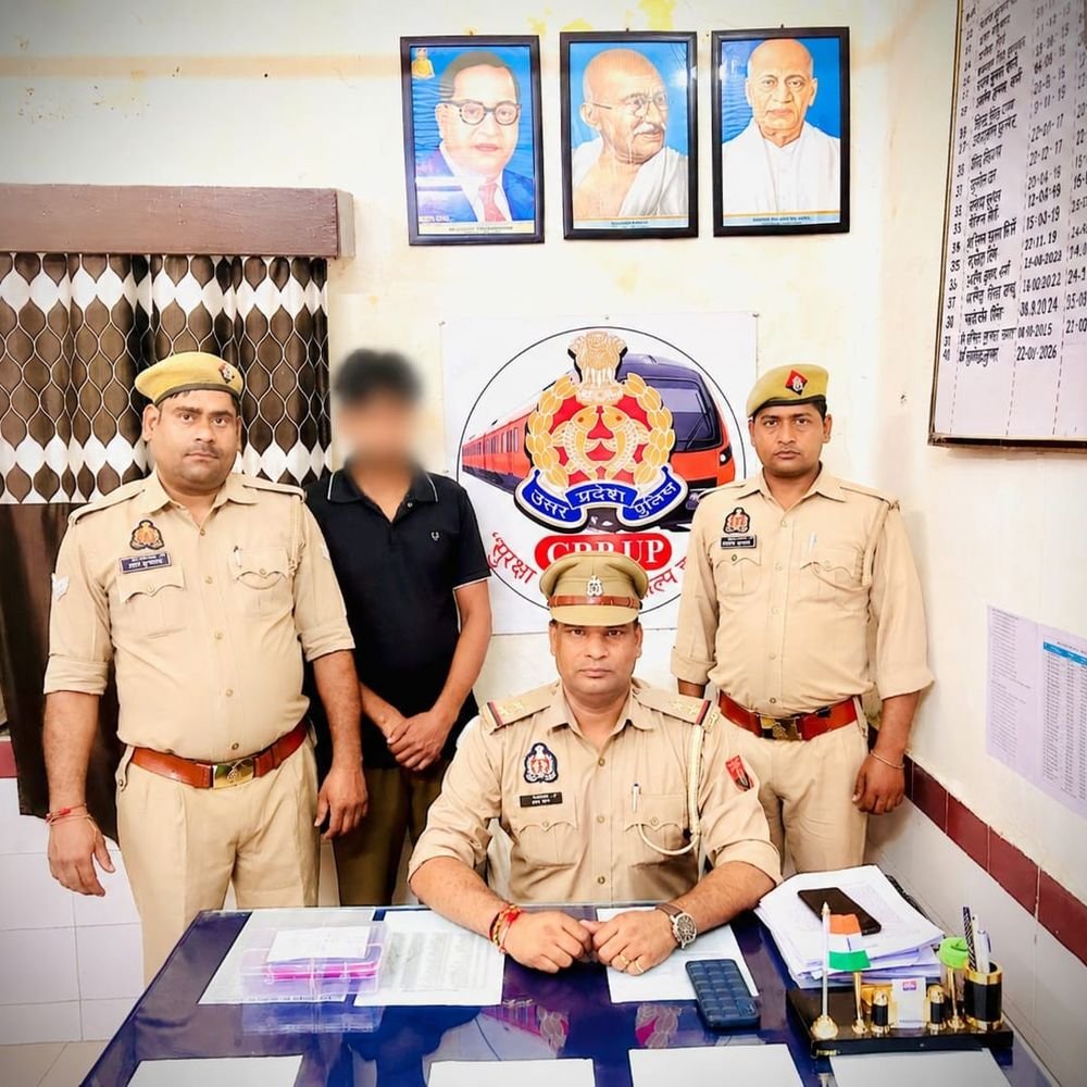 शामली रेलवे स्टेशन पर बैग चोरी करने वाला युवक गिरफ्तार:20 हजार का मोबाइल बरामद, माल गोदाम के पास से पकड़ा गया आरोपी