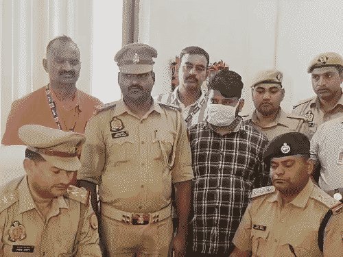 ट्रेन में महिलाओं के गले से मंगलसूत्र काटने वाला गिरफ्तार:दिल्ली का हमीदुल्लाह सो रही यात्री महिलाओं को बनाता था शिकार, 4 चेन बरामद