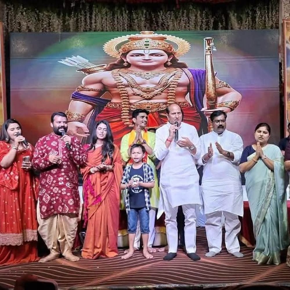 बुलंदशहर में 1008 बार हुआ हनुमान चालीसा का अखंड गायन:निकुंज हॉल में 12 घंटे चला कार्यक्रम, कई हस्तियां रहीं मौजूद