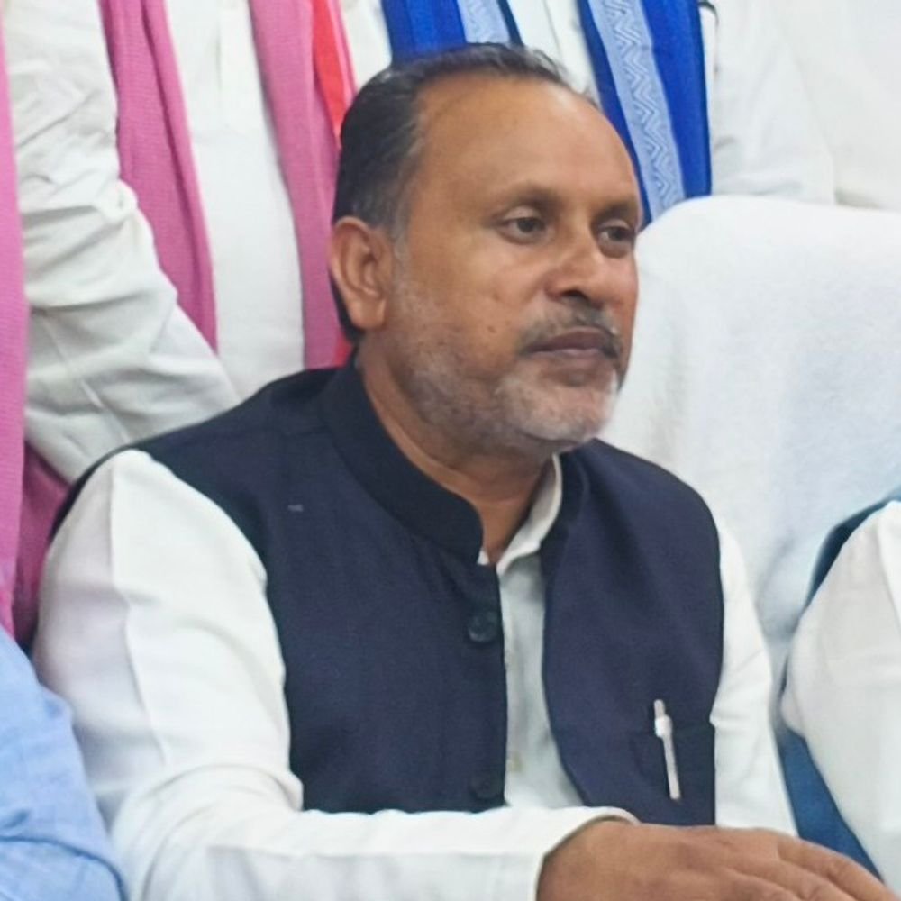 प्रयागराज में सपा प्रत्याशी मानसिंह यादव का भाजपा पर हमला:बोले- युवाओं को रोजगार देने के बजाय उनके अधिकार छीने