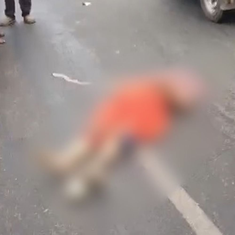 मथुरा में बस ने बाइक सवार महिला को रौंदा:हादसे के बाद परिजनों ने लगाया जाम, DM-SSP ने शांत कराया