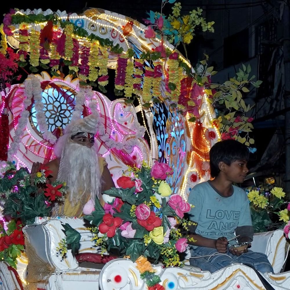 महर्षि वाल्मीकि जयंती पर भव्य शोभायात्रा:इन्दिरा सिंह बोली- महर्षि वाल्मीकि जी के आदर्श, विचार  समाज को मानवता के मार्ग पर चलने की प्रेरणा देती हैं