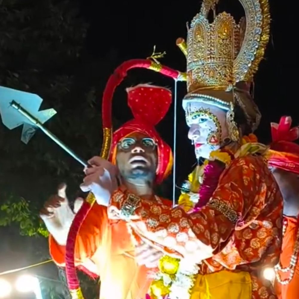 प्रयागराज में मेघनाथ के पुतला दहन का VIDEO:पजावा रामलीला में लक्ष्मण ने किया वध, बुराई पर अच्छाई की जीत का संदेश
