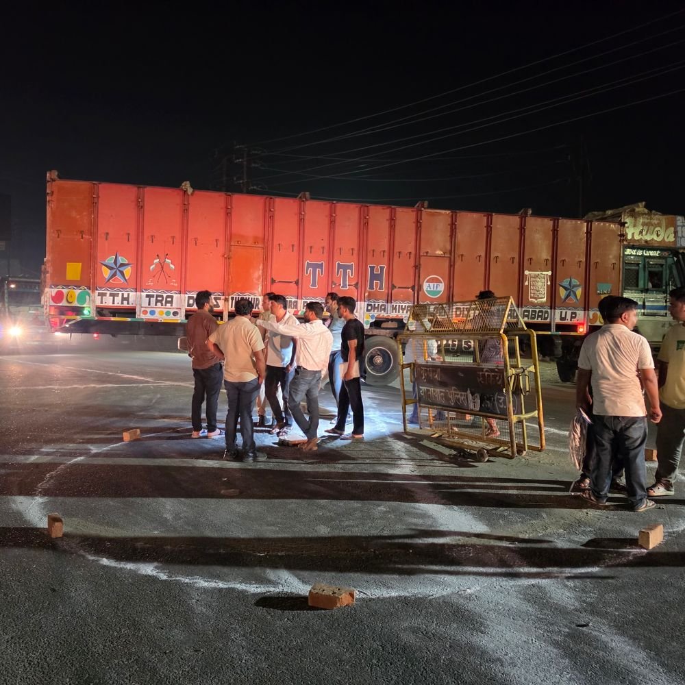 22-लाख की लागत से लगेगी सम्राट पृथ्वीराज चौहान की प्रतिमा:संभल में दीपावली से पहले काम पूरा करने की तैयारी, रात 2 बजे तक चौराहे की पैमाइश