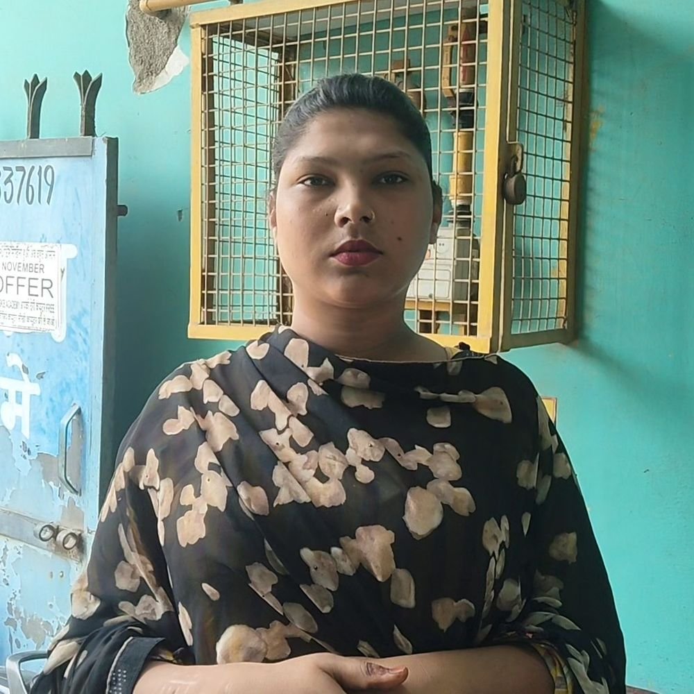 परेशान करने और एक लाख रुपये मांगने का आरोप:बागपत में एसपी कार्यालय पहुंचकर दी शिकायत, कार्रवाई की मांग