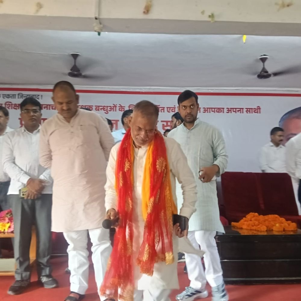 शिक्षक-कर्मचारियों के हितों की अनदेखी का आरोप लगाया:निर्दल प्रत्याशी अजय सिंह बोले- सत्ता में आकर मुद्दे भूल जाते हैं दल