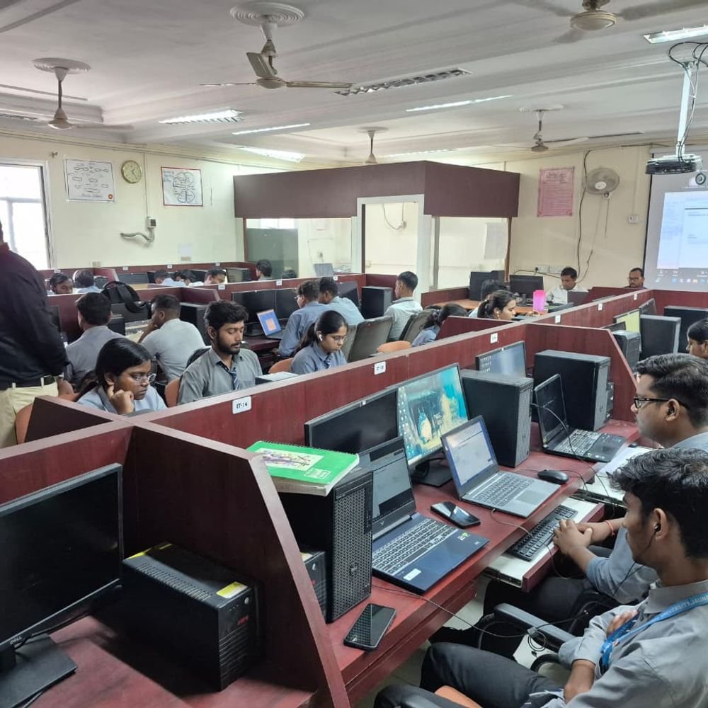 पूर्वांचल विश्वविद्यालय में AI और ML पर व्याख्यान:108 विद्यार्थियों ने सीखी मॉडल मूल्यांकन की तकनीक