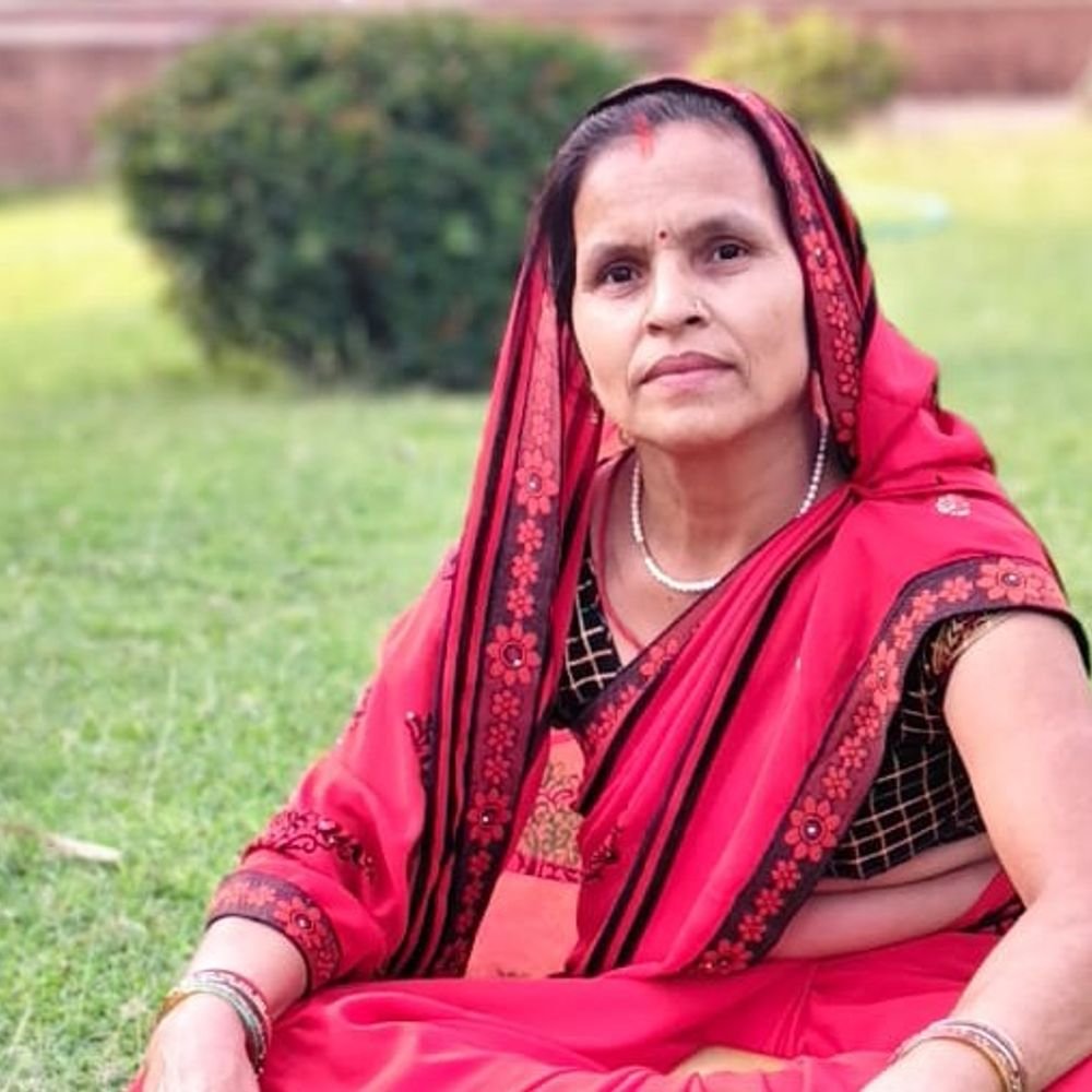 श्रावस्ती में महिला की हत्या का आरोपी ई-रिक्शा चालक गिरफ्तार:नहर किनारे मिला था शव, पुलिस ने ई-रिक्शा और बैंक पासबुक समेत तीन दस्तावेज बरामद किए
