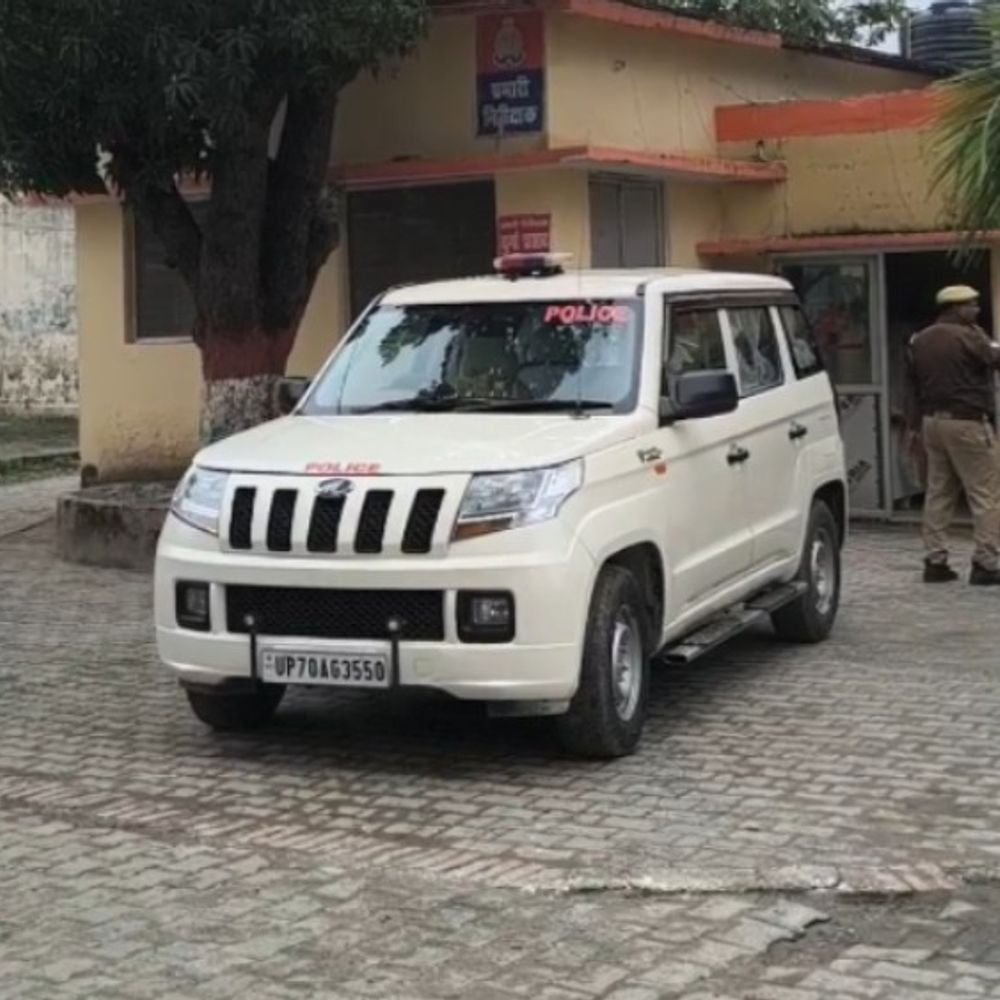 सिद्धार्थनगर के बांसी में मकान से सामान चोरी का मामला:ढाई महीने बाद FIR दर्ज, गाली-गलौज और जान से मारने की धमकी का भी आरोप