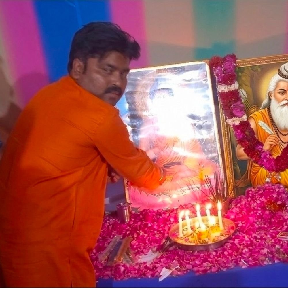 इटावा में वाल्मीकि जयंती पर संगोष्ठी:उपमुख्यमंत्री पद देने की मांग, समाज को शासन में प्रतिनिधित्व दिलाने की अपील