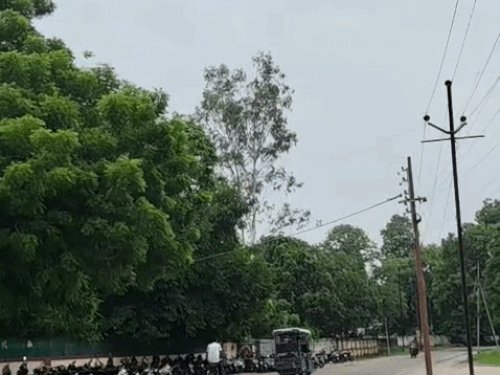 देश का सबसे प्रदूषित शहर बना मेरठ:300 पार पहुंचा AQI दिन का तापमान 30 डिग्री से ऊपर बरकरार, रात में ठंड