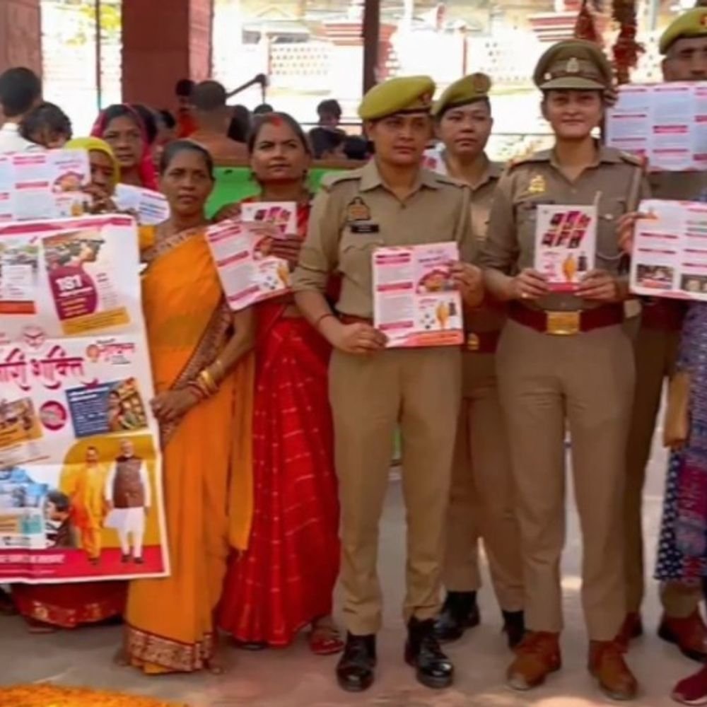 आलोप शंकरी मंदिर में चला मिशन शक्ति अभियान:महिलाओं को उनके अधिकार बताए और मंदिर में सफाई कर स्वच्छता का संदेश दिया