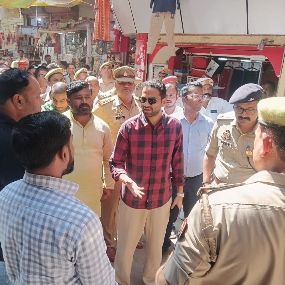 देवरिया में दुर्गा प्रतिमा विसर्जन के लिए प्रशासन अलर्ट:डीएम-एसपी ने घाटों का निरीक्षण किया, भटनी-भाटपाररानी में ड्रोन से निगरानी