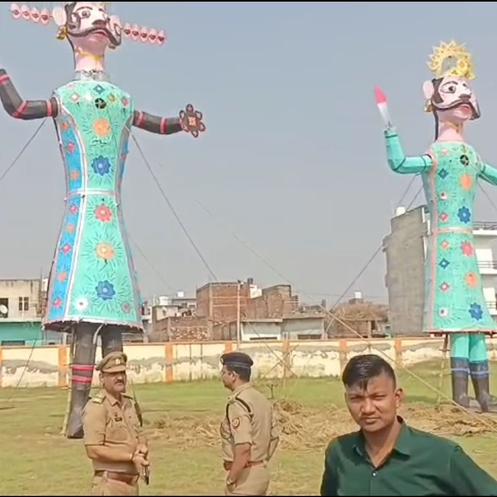 बुलंदशहर प्रशासन दशहरा-रामलीला की तैयारियों में जुटा:शाम 6 बजे होगा रावण दहन, डीएम-एसएसपी ने सुरक्षा और सुविधाओं के दिए निर्देश