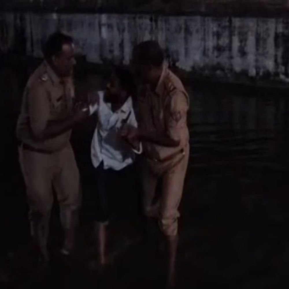 LU स्टूडेंट को पुलिस ने हिरासत में लिया:जंतर-मंतर पर प्रदर्शन में होना था शामिल, टैगोर लॉन से हिरासत में लिया