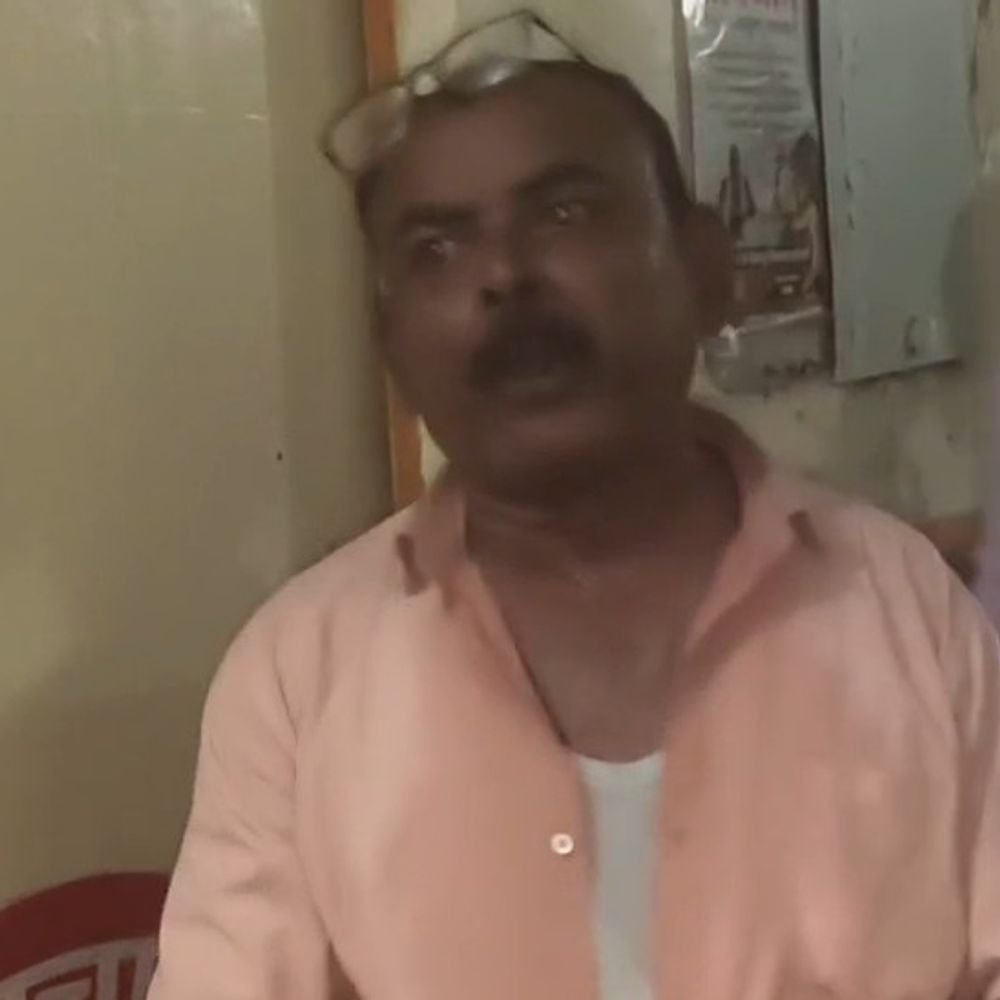 डीपीआरओ कार्यालय के बाहर आत्मदाह का प्रयास:कांग्रेस नेता सहित दो पर मुकदमा दर्ज, सरकारी दुकानों के आवंटन में भ्रष्टाचार का आरोप