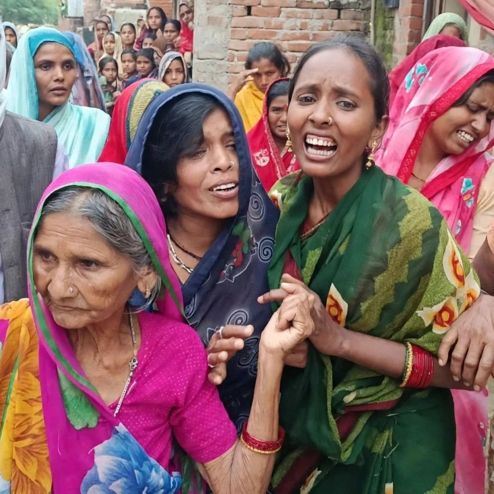हरदोई में 3 साल के मासूम की संदिग्ध-हालात में मौत:मां के प्रेमी पर पीटने का आरोप, पिता बोले- हाथ-पैर दबवाता था आरोपी, पेट में लात मारता था
