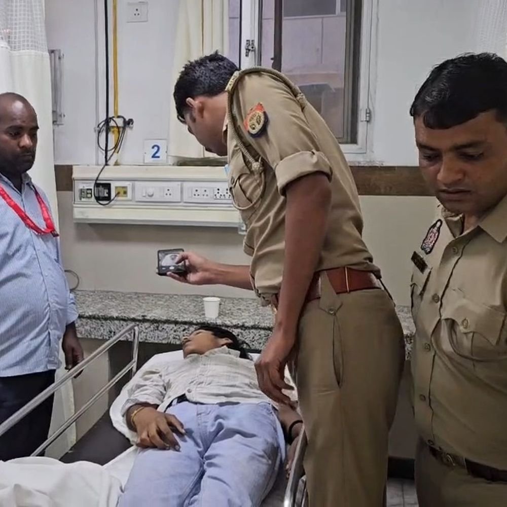 हाईटेंशन लाइन का तार टूटकर गिरा,करंट से छात्र की मौत:बुलंदशहर में नवरात्रि का सामान और स्कूल ड्रेस खरीदने निकला था परिवार