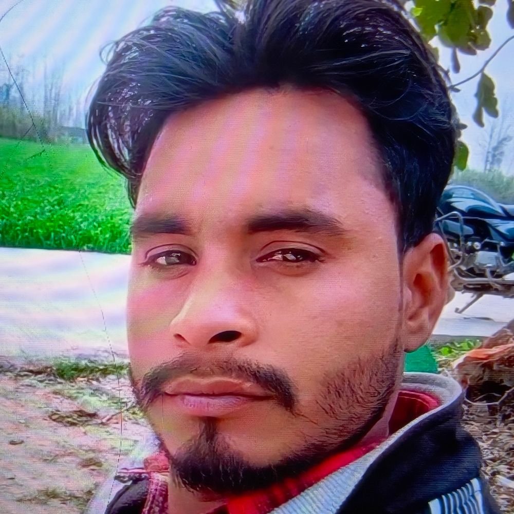 हाईवे पर बाइक में पीछे से टक्कर, युवक की मौत:दो गंभीर घायल; तीनों मजदूरी कर घर लौट रहे थे