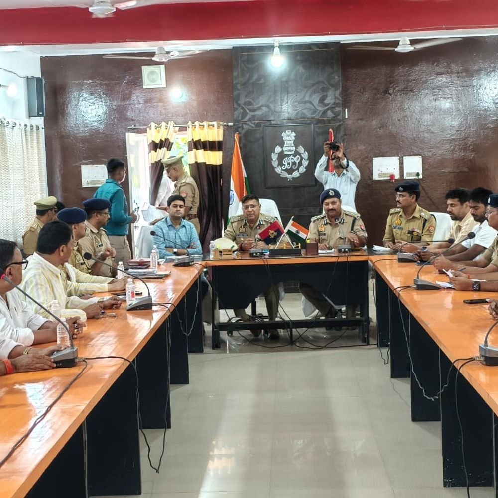 ADG नवीन अरोड़ा बोले त्योहारों पर बढ़ेगी निगरानी:संवेदनशील क्षेत्रों, धार्मिक स्थलों और बाजारों में होगी खास नजर, अफवाह फैलाने वालों पर कार्रवाई