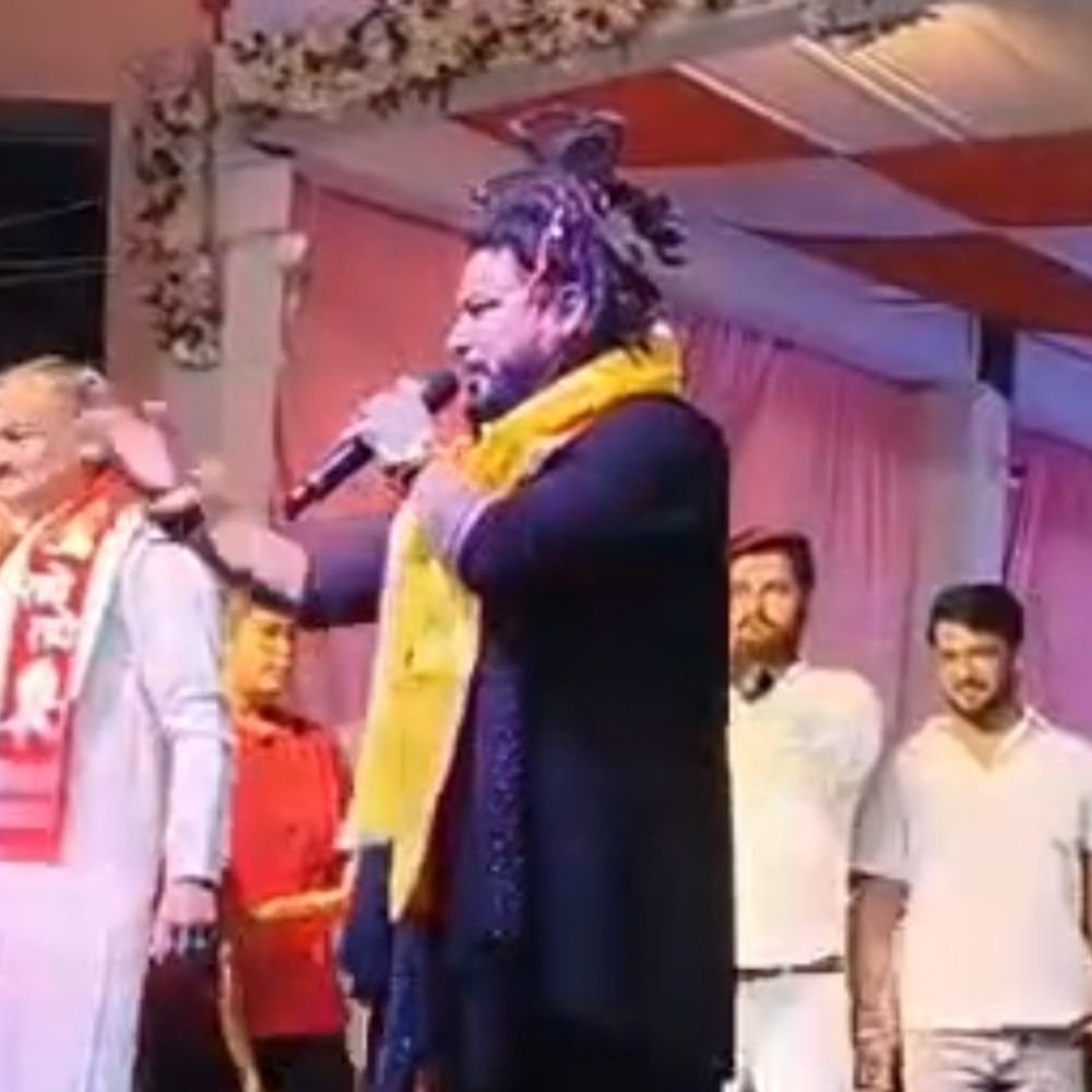 दाऊजी महाराज मेले में भव्य भजन संध्या:शेखर जायसवाल और अविनाश सिलौटी के गानों ने किया भाव विभोर, सुबह तक गूंजे जयकारे