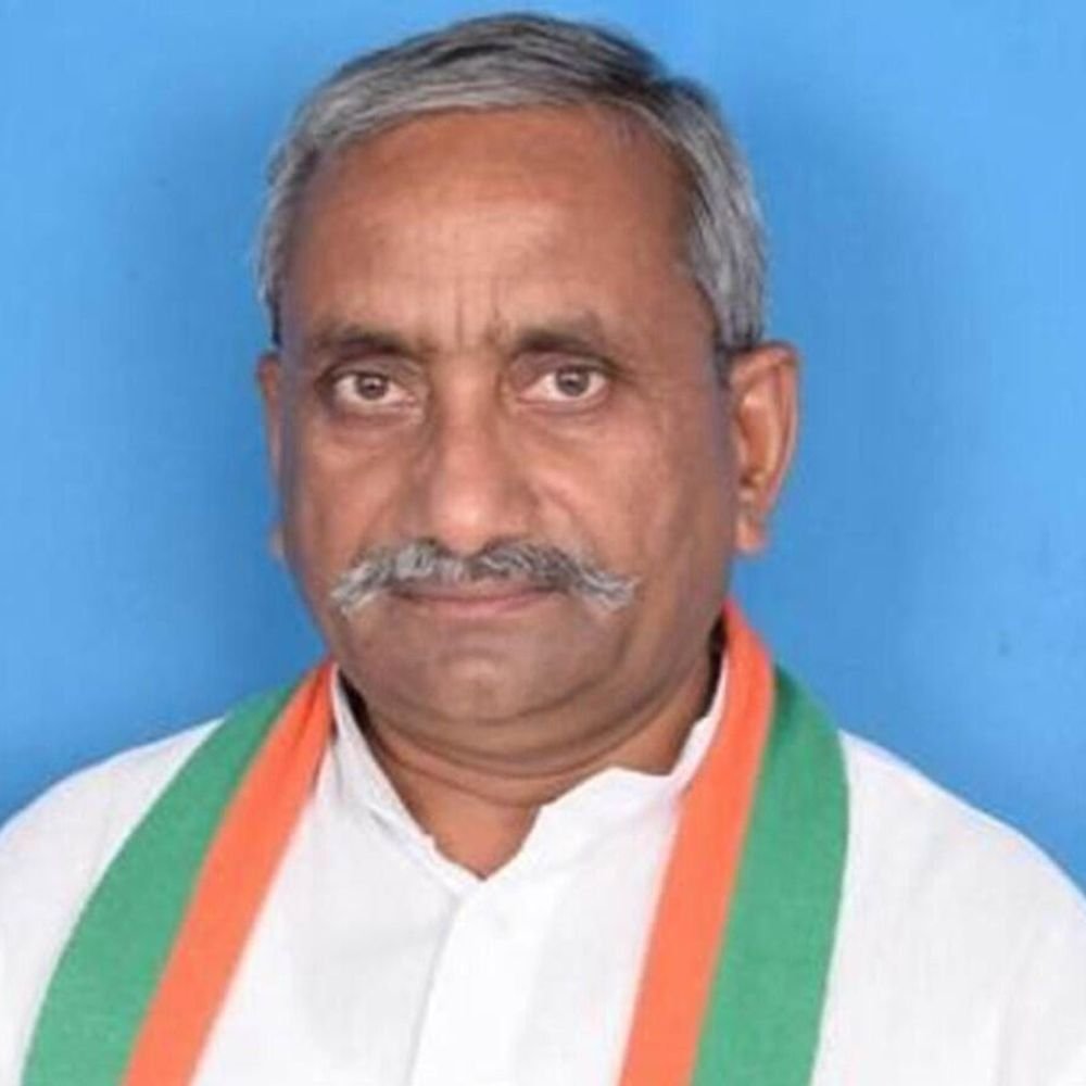 भाजपा ने देवरिया की विधानसभा क्षेत्रों में मंडल प्रभारी बनाए:जिलाध्यक्ष ने 28 मंडलों के लिए किया ऐलान, देखें किसे कहां से मिली जिम्मेदारी