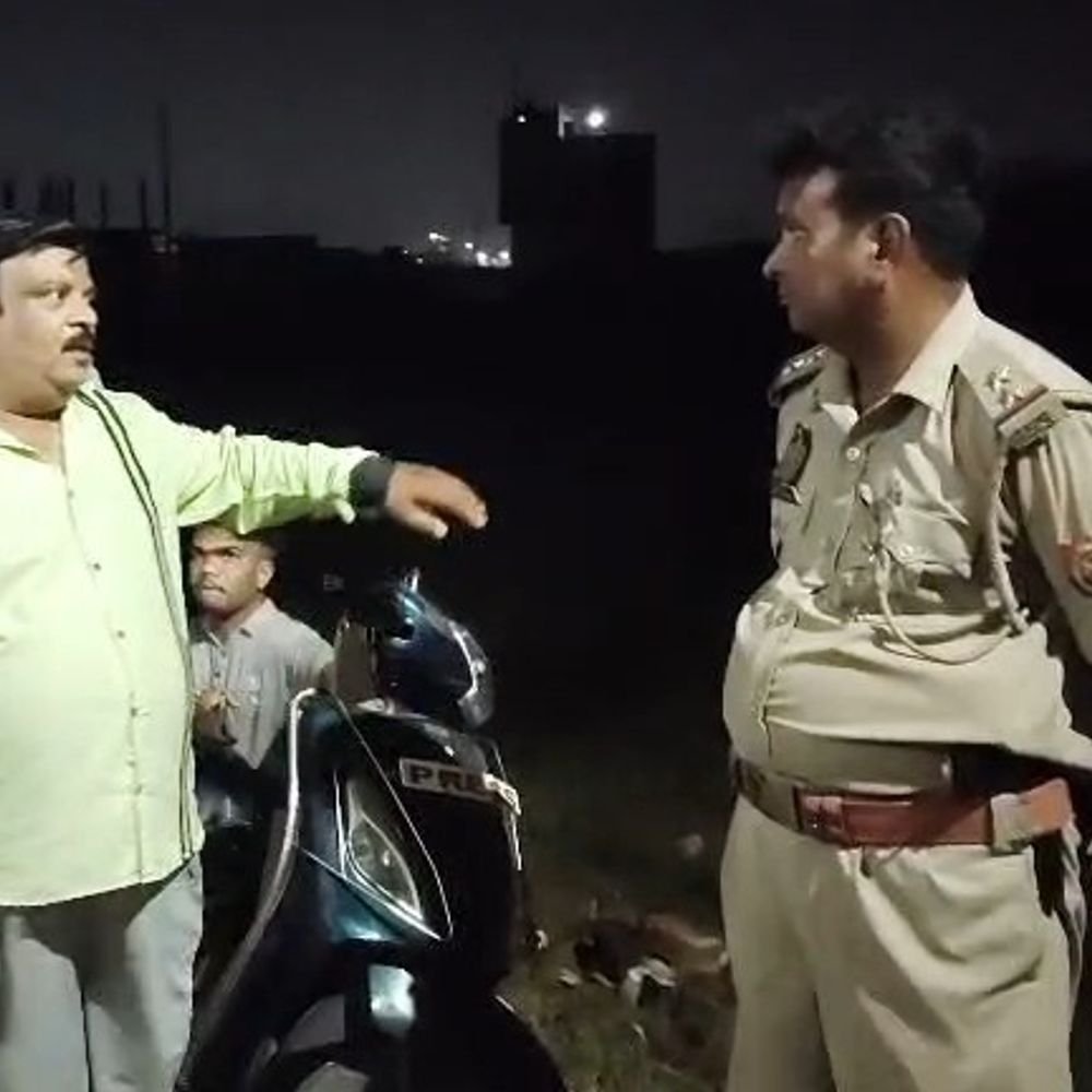 उन्नाव में बंद मकान की छत-दीवार तोड़कर चोरी:बच्चे को थेरेपी दिलाने गया था परिवार, घर से जेवर और 30 हजार रुपये चोरी