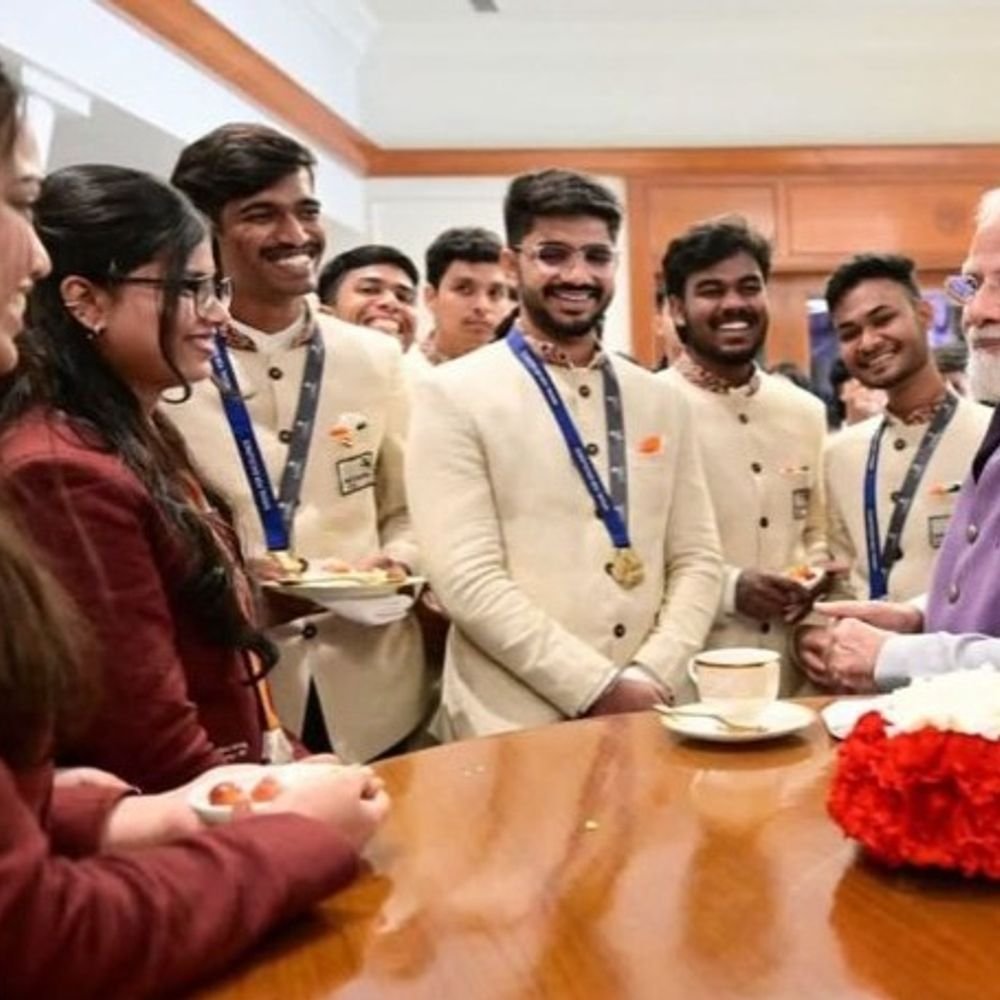 पीएम ने विश्व कौशल प्रतियोगिता के युवाओं से मुलाकात की:लिखा- इन शानदार युवाओं ने वर्ल्डस्किल्स कंपटीशन 2026 में बेहतरीन प्रदर्शन किया