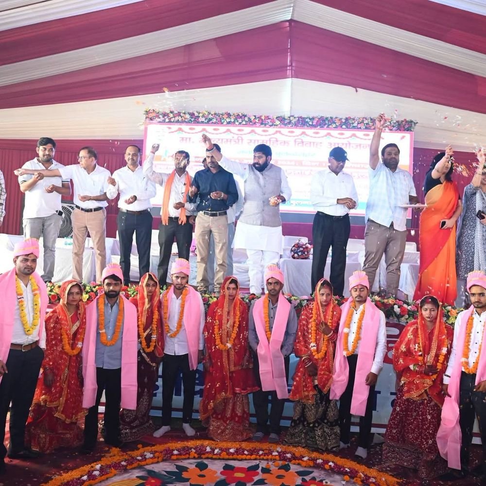 बुलंदशहर में मुख्यमंत्री सामूहिक विवाह योजना के तहत 302 शादियां:जनप्रतिनिधियों ने दिया आशीर्वाद, हर जोड़े को ₹64,000 की आर्थिक मदद मिली