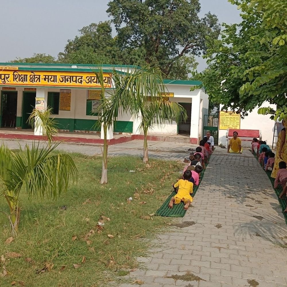 अयोध्या के 36 परिषदीय विद्यालयों में भवन निर्माण अटका,:6.93 करोड़ रुपए खर्च होने हैं, एक महीने बाद भी काम शुरू नहीं हुआ