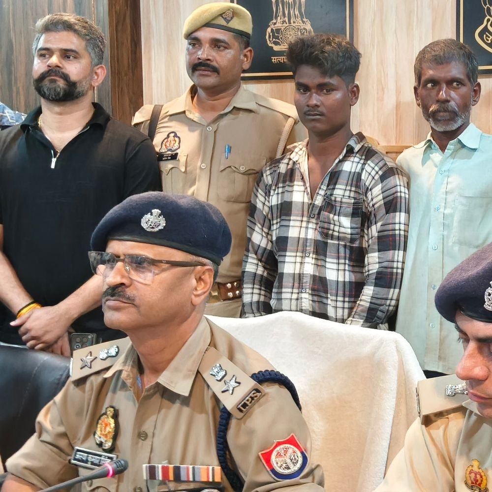 चित्रकूट में डकैती का खुलासा:चार आरोपी गिरफ्तार, तीन फरार, जेवर, कार और हथियार बरामद