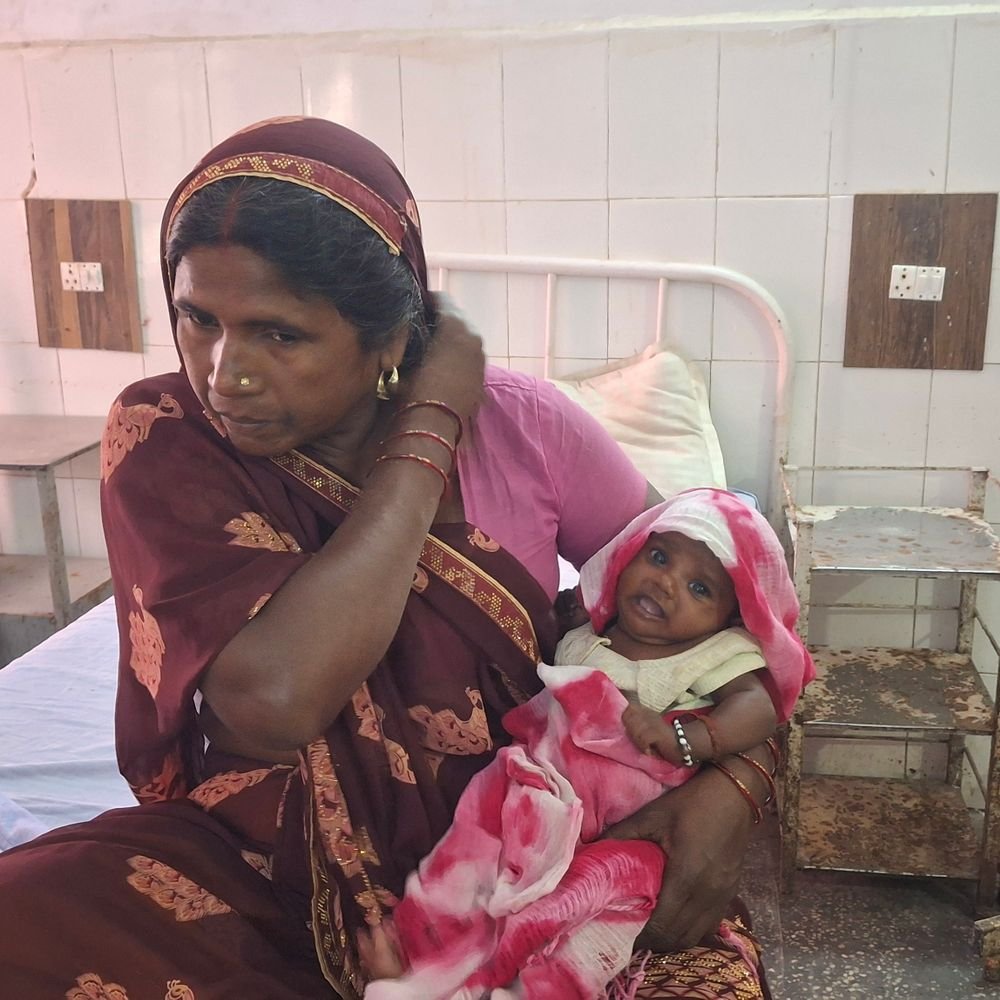 हरदोई में सांप के काटने से विवाहित की मौत:मायके में कंडे निकालते समय हुआ हादसा, चक्कर आने पर हरपालपुर अस्पताल में कराया गया भर्ती