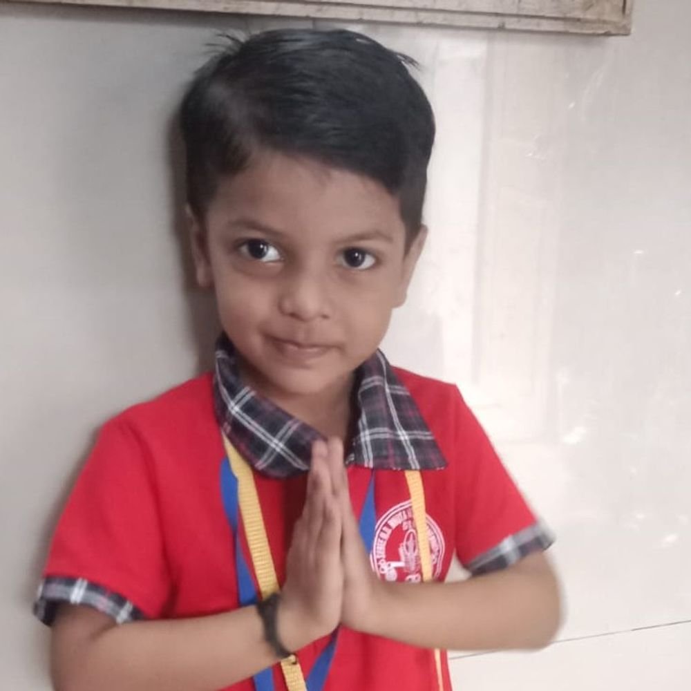 प्रतापगढ़ में लोहे का गेट गिरने से मासूम की मौत:8 साल की बच्ची घायल, खेलते समय गेट के नीचे दबा