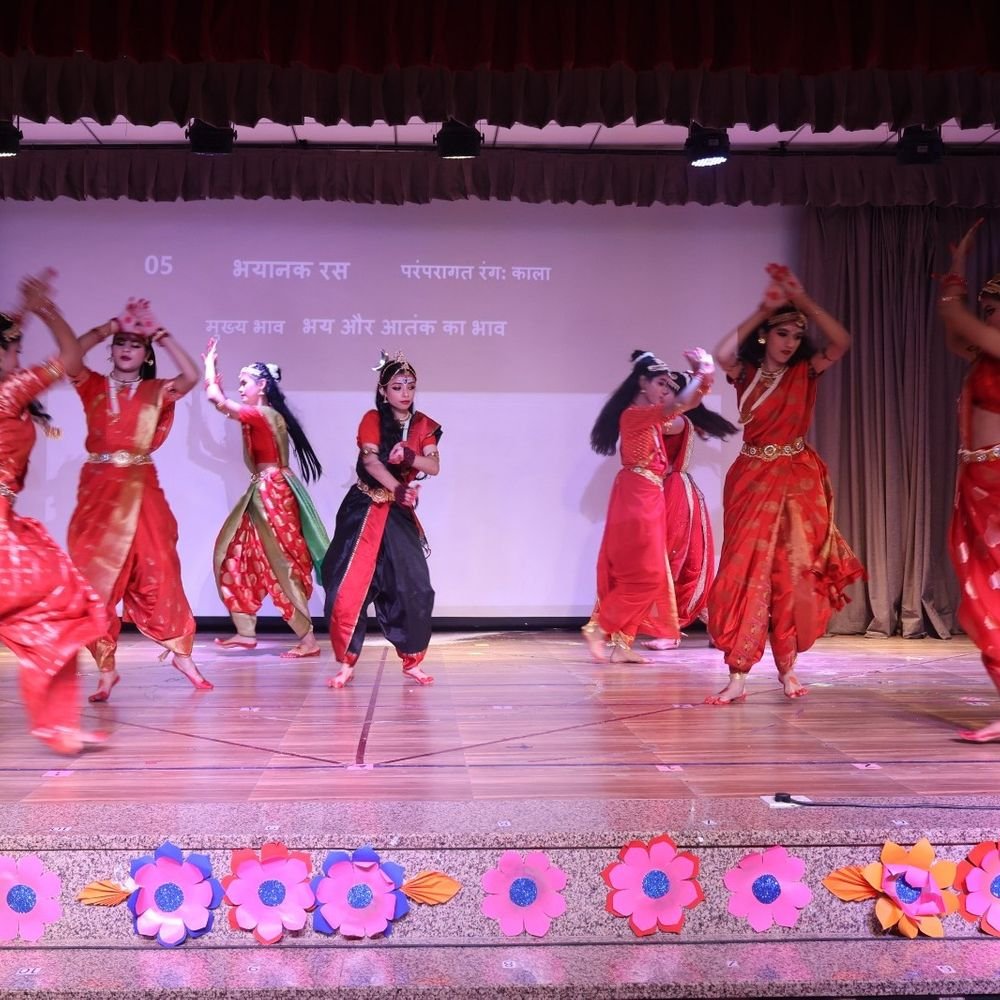 लखनऊ DPS में 'अभिव्यक्ति से संस्कृति तक' महोत्सव:22 स्कूलों के छात्रों ने साहित्य, कला और तर्क-वितर्क में अपनी प्रतिभा दिखाई