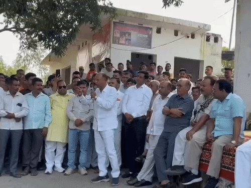 बरेली में शिव मंदिर की जमीन को लेकर बवाल:विधायक बोले- आस्था से खिलवाड़ बर्दाश्त नहीं, एसडीएम की निगरानी में बनेगा नया ट्रस्ट