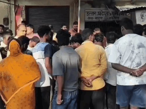 आजमगढ़ में बैंक के पास मिला युवक का शव:परिजन बोले- मारपीट कर मेरे बेटे को मार डाला, पुलिस सीसीटीवी फुटेज खंगाल रही