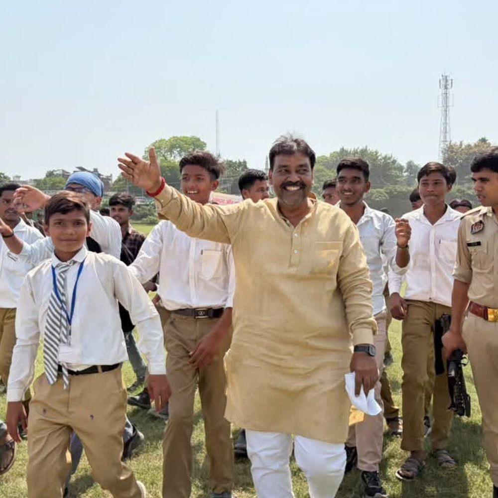 सांसद ने मतदान जागरूकता रैली को दिखाई हरी झंडी:उन्नाव में 'सेवा के रंग, राष्ट्र के संग' कार्यक्रम, जनभागीदारी का आह्वान