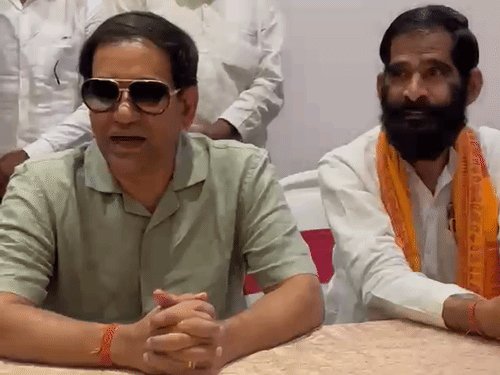 निरहुआ बोले- PDA मतलब परिवारवादी डकैत पार्टी:रामलला के दर्शन नहीं करने पर ठहाका लगाकर हंसे, कहा- 2027 में हारेंगे तब करेंगे