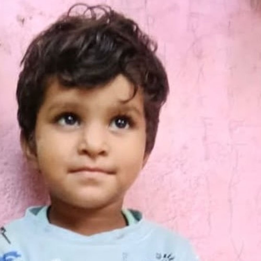 एटा में 3 साल की बच्ची ननिहाल से गायब:परिजन SSP ऑफिस पहुंचे, अपहरण की आशंका जताई; पुलिस तलाश में जुटी है