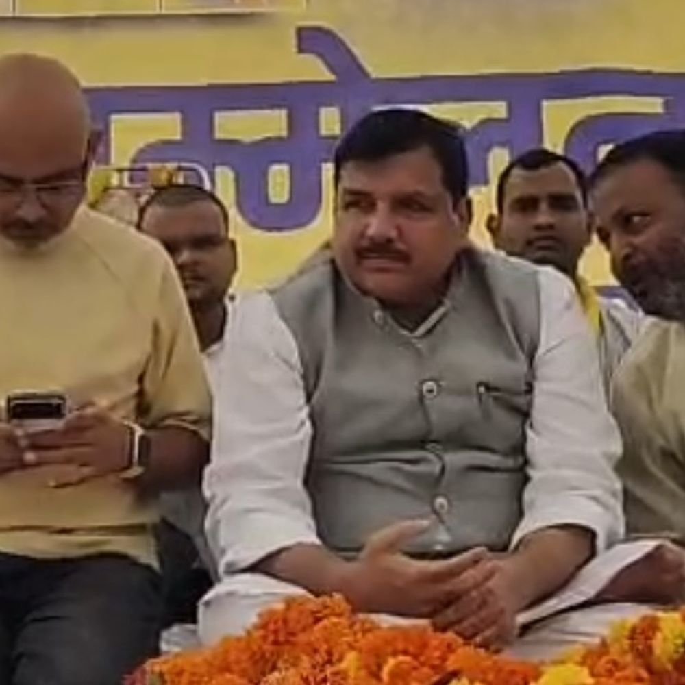चुनाव आयोग की कार्यप्रणाली पर आप सांसद के सवाल:बस्ती में बोले- आयोग के फैसलों पर अंदर ही अंदर उठी आपत्तियां, 14 बार आयुक्तों ने जताई असहमति
