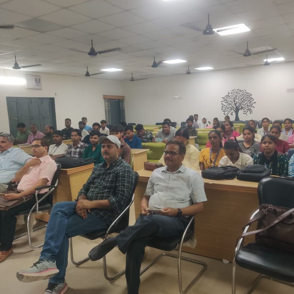 महात्मा गांधी का जीवन दर्शन पर व्याख्यान:टाउन महाविद्यालय में दक्षिण अफ्रीका के सत्याग्रह से राष्ट्रीय आंदोलन तक की चर्चा