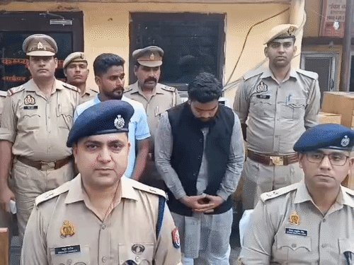 8वीं पास मौलाना बना फर्जी डॉक्टर, सेक्सवर्धक दवाओं का भंडाफोड़:कॉल सेंटर खोल इंस्टाग्राम पर बेच रहे थे नकली आयुर्वेदिक दवाएं, करोड़ों का लेनदेन मिला