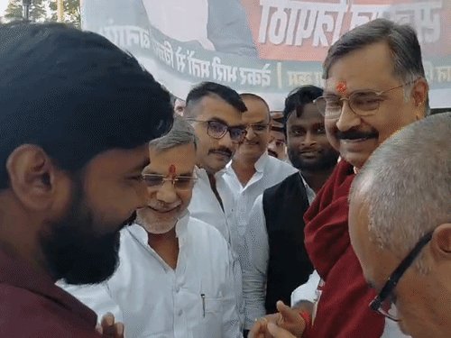 शिक्षक MLC चुनाव परिणाम से जुड़ी दिग्ग्ज नेताओं की प्रतिष्ठा:देवेंद्र सिंह, विनय शंकर तिवारी के साथ भाजपा व शर्मा गुट के पदाधिरियों ने गड़ाई नजर