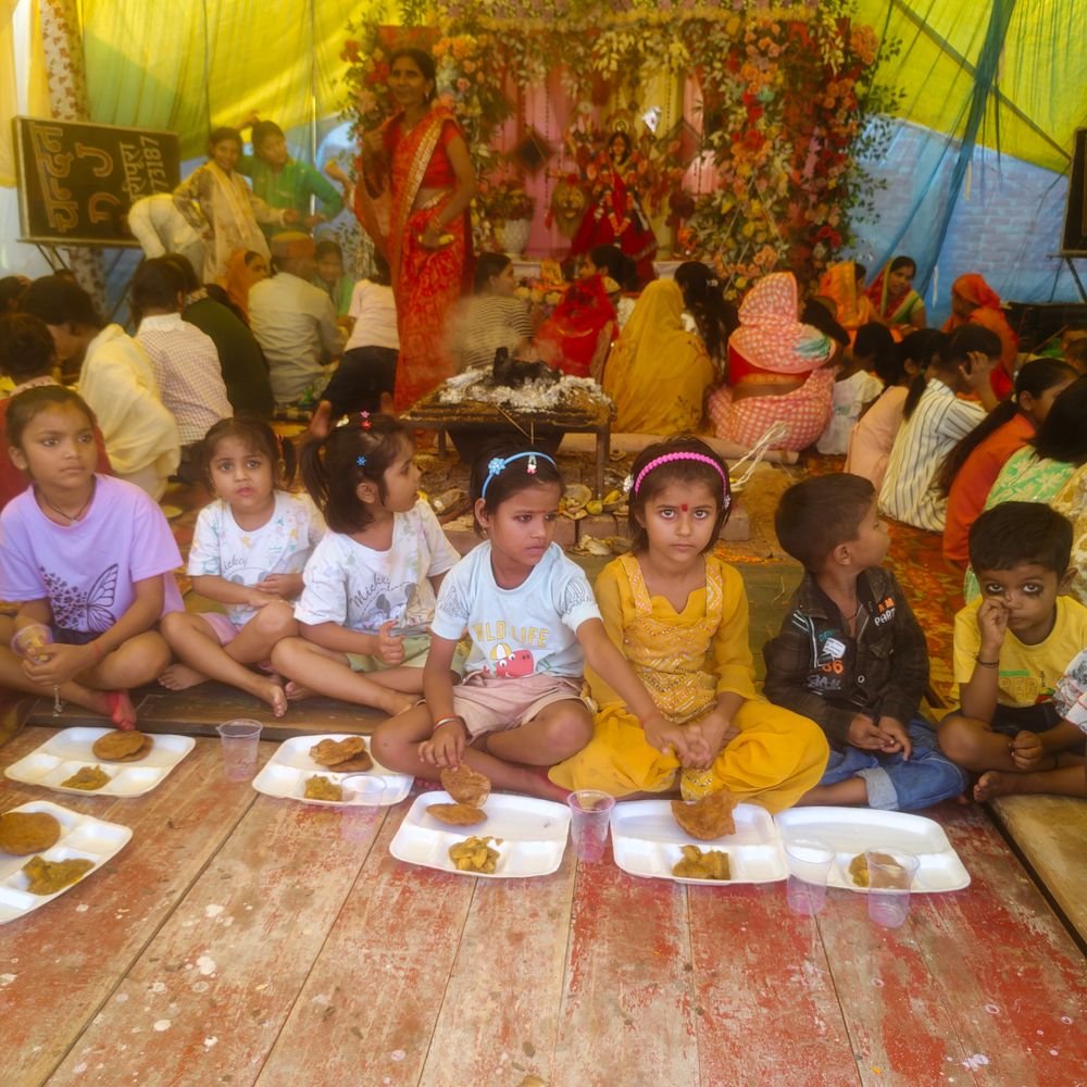 कानपुर में महानवमी का उत्सव आयोजित:शांति नगर पंडाल में हुआ हवन, कन्या पूजन बाद बंटा महाप्रसाद