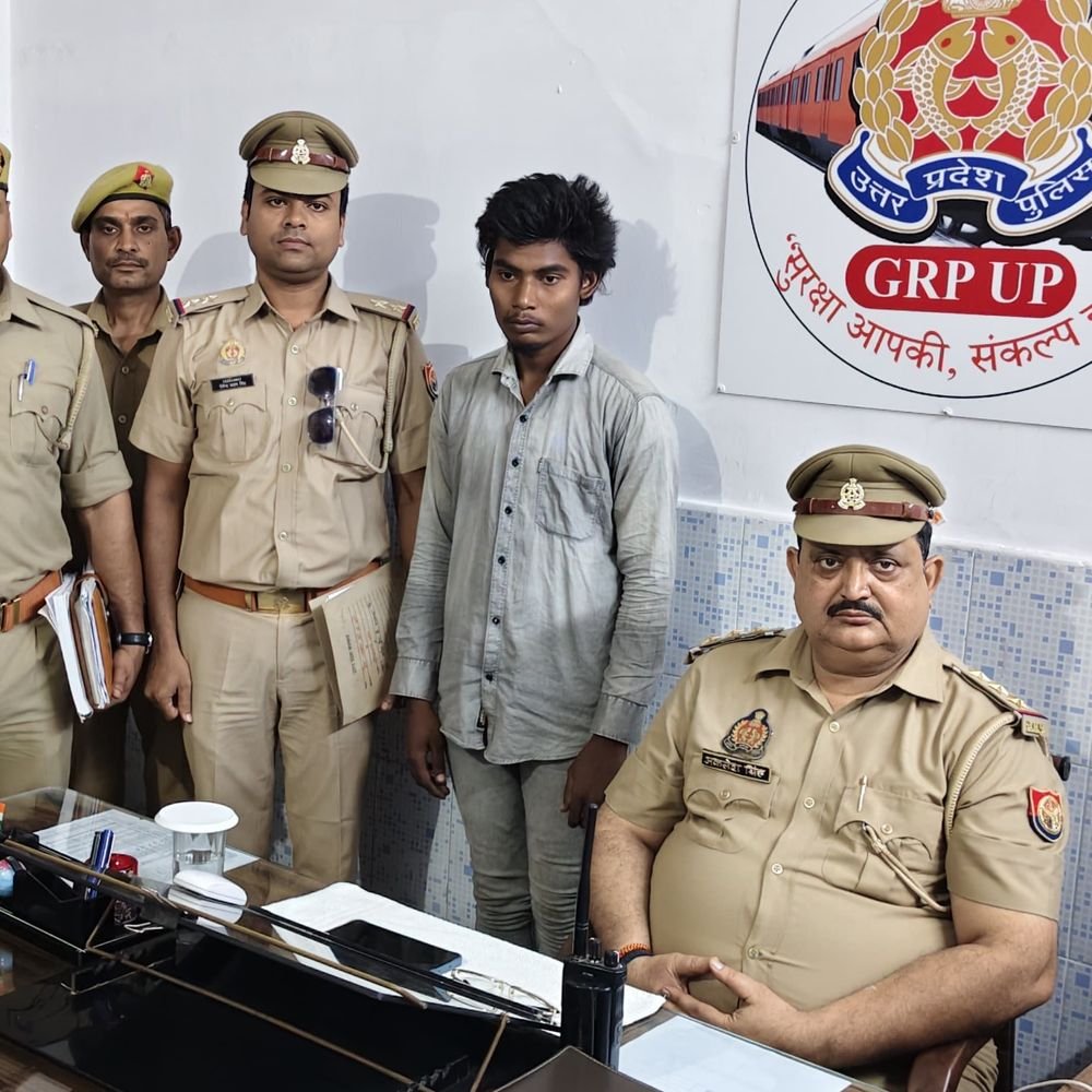 प्रयागराज जीआरपी ने रेलवे ओवरब्रिज से वाहन चोर पकड़ा:चोरी की 70 हजार की बाइक बरामद, आरोपी कोर्ट में पेश