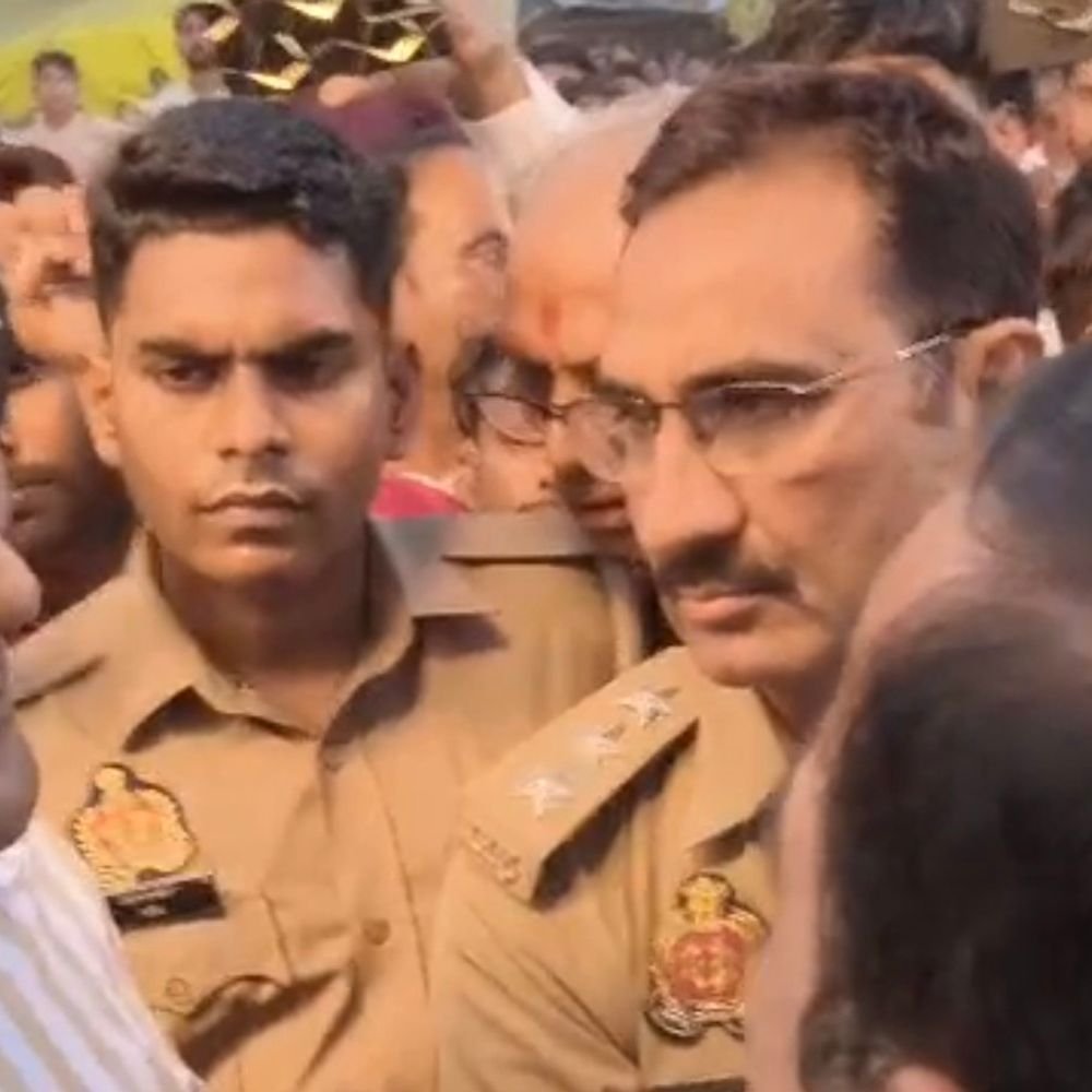 लखीमपुर के मोहम्मदी रामलीला मेले में झूलों पर विवाद:परमिशन-रसीद न होने पर एसडीएम ने बंद कराए, पालिका अध्यक्ष के समर्थकों ने की नारेबाजी