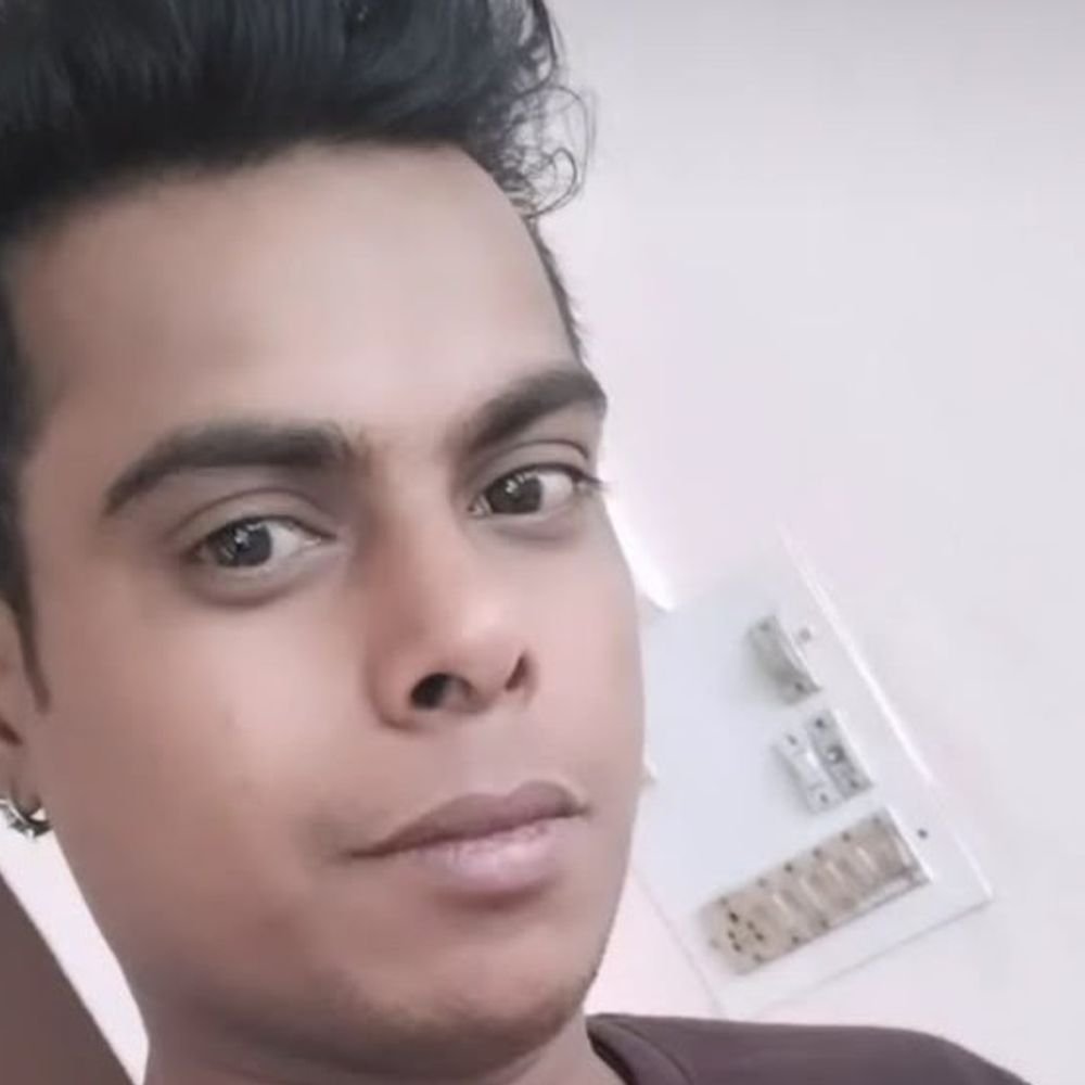 श्मशान घाट पर ठेकेदार के बेटे का लहूलुहान शव मिला:आंख और सीने पर भी चोट के निशान, परिजनों ने लगाया हत्या का आरोप
