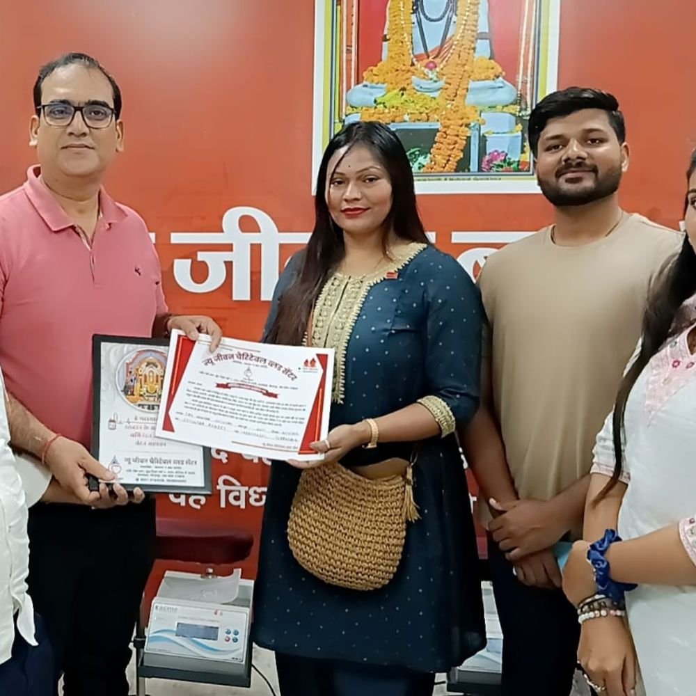 गोरखपुर में रक्तदान शिविर:समाजसेविका गरिमा सिंह ने रक्तवीरों को किया सम्मानित, दिया 'महादान' का संदेश