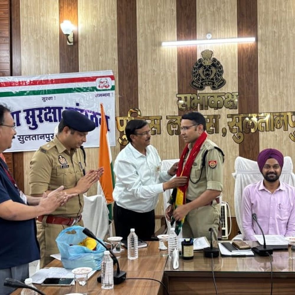 सुल्तानपुर में दुर्गापूजा को लेकर सुरक्षा संगठन की बैठक:नियम तोड़ने वाले 18 डीजे संचालकों पर केस, डीएम-एसपी की मौजूदगी में हुआ मंथन