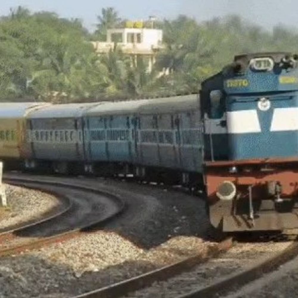 लखनऊ से मैहर मेले के लिए चलेंगी 20 ट्रेनें:नवरात्र में श्रद्धालुओं को मिलेगी सुविधा, मैहर स्टेशन पर पांच मिनट रुकेंगी ट्रेनें; विंध्याचल में भी दो ट्रेनों का ठहराव